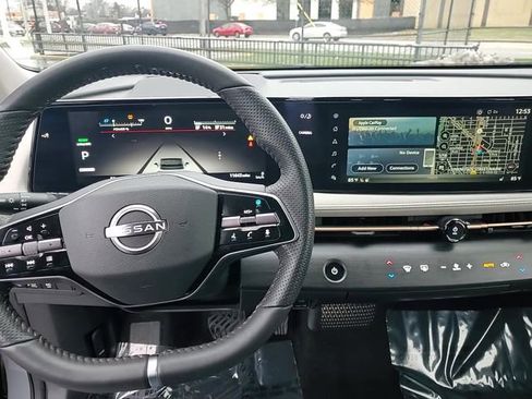 Used 2023 Nissan Ariya AWD image 28