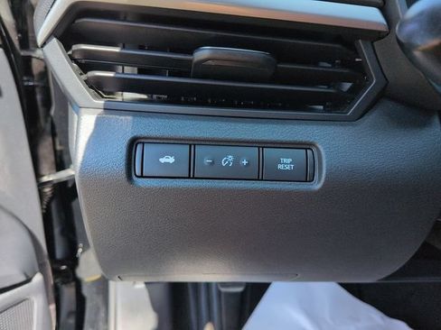 Used 2025 Nissan Altima 2.5 SV FWD image 16