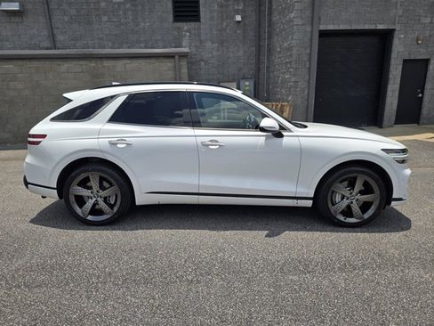 Used 2024 Genesis GV70 2.5T w/ Sport Prestige Package AWD/4WD image 6