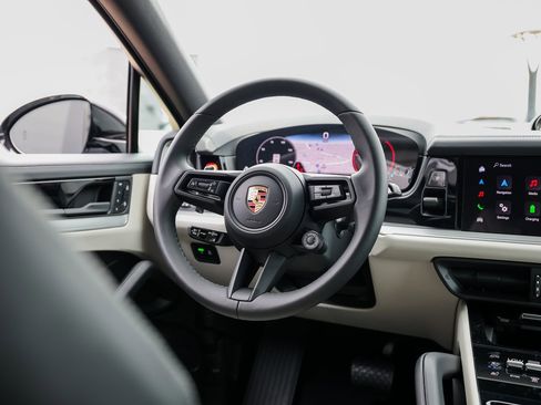 New 2025 Porsche Cayenne E-Hybrid Coupe image 25