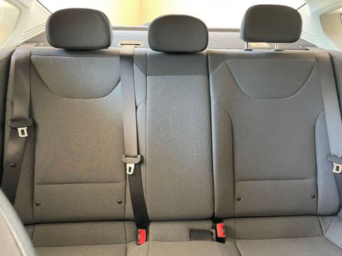 Used 2025 Kia K4 LXS image 37