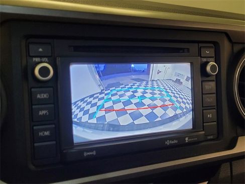 Used 2018 Toyota Tacoma SR5 image 18