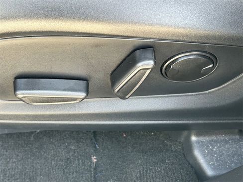 Used 2025 Ford Explorer Active w/ Active Comfort Package image 21