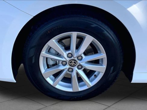 Used 2025 Toyota Camry LE FWD image 11