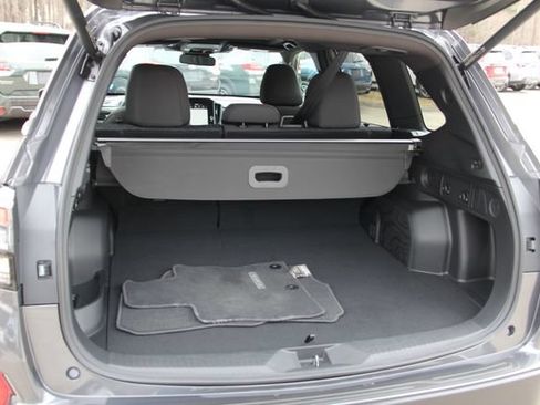 Used 2025 Subaru Forester Premium AWD/4WD image 33