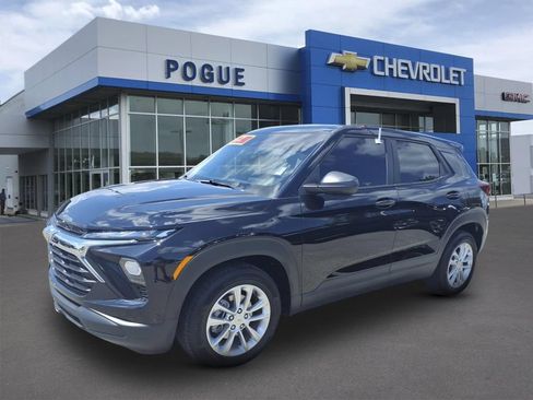 Used 2025 Chevrolet TrailBlazer LS w/ LS Convenience Package FWD image 4
