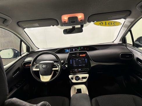 Used 2016 Toyota Prius Four FWD image 21