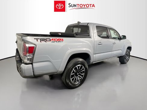 Used 2021 Toyota Tacoma TRD Sport w/ Technology Package AWD/4WD image 4