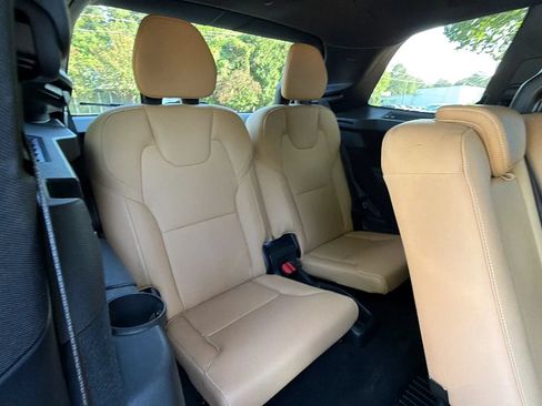 Used 2017 Volvo XC90 T6 Momentum AWD/4WD image 24
