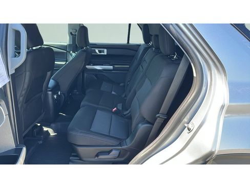 Used 2022 Ford Explorer XLT AWD/4WD image 18