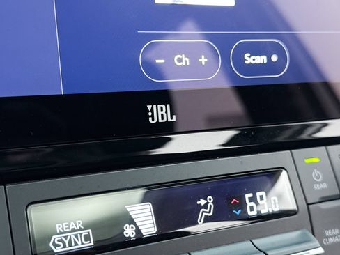 Used 2024 Toyota Grand Highlander FWD image 28