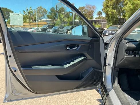 Used 2023 Honda Accord LX image 10