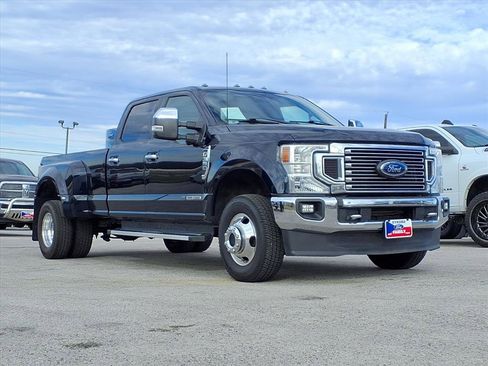 Used 2022 Ford F350 XLT w/ XLT Premium Package image 3