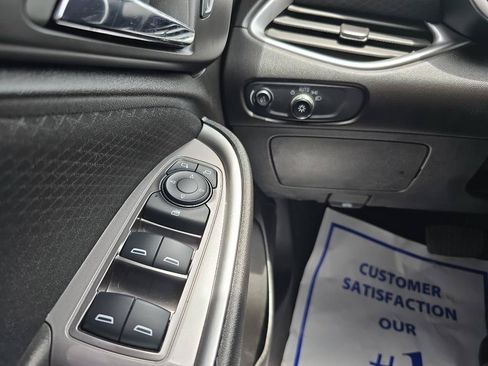 Used 2025 Chevrolet Malibu LS FWD image 5