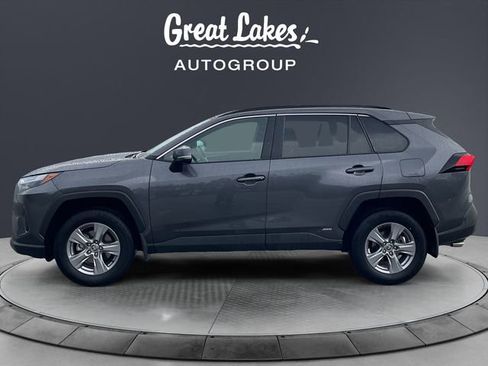 Used 2022 Toyota RAV4 XLE image 2