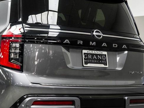 Used 2025 Nissan Armada Platinum image 13