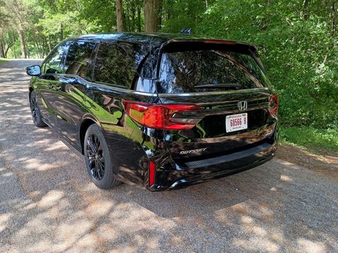 Used 2025 Honda Odyssey Sport-L image 3