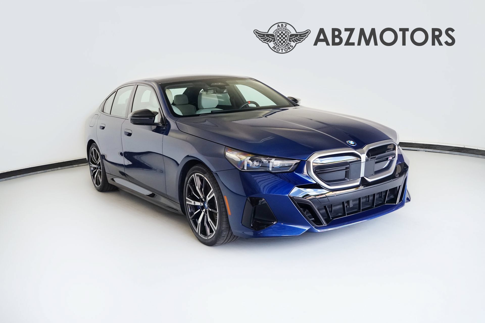 Used 2025 BMW i5 M60 AWD/4WD image 1