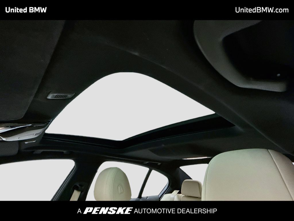 Used 2022 BMW 530i w/ Premium Package RWD image 19