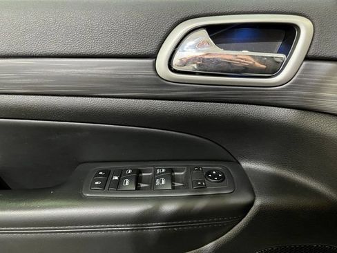Used 2019 Jeep Grand Cherokee Altitude AWD/4WD image 14