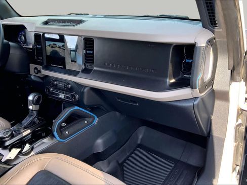 Used 2022 Ford Bronco Wildtrak AWD/4WD image 15