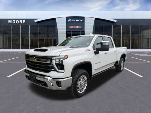 Used 2024 Chevrolet Silverado 2500 LTZ w/ LTZ Premium Package AWD/4WD image 7