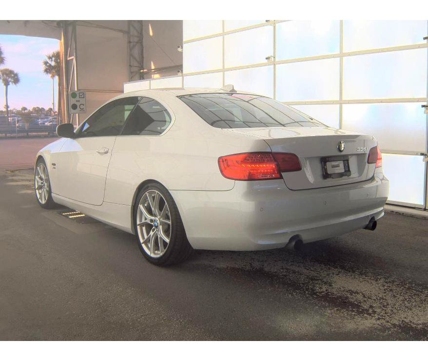 Used 2011 BMW 335i xDrive Coupe AWD/4WD image 7