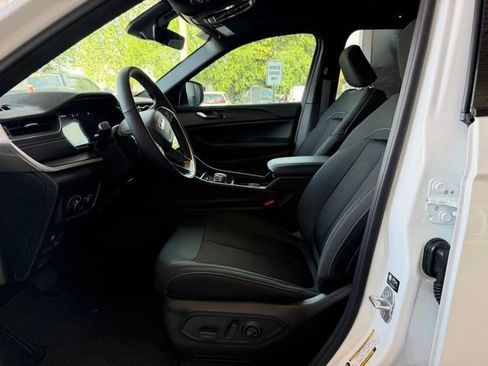 New 2026 Jeep Grand Cherokee Laredo X image 13