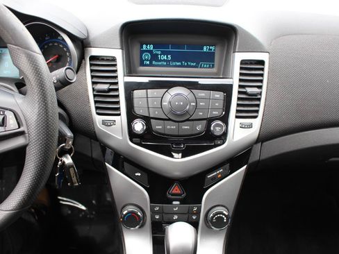 Used 2015 Chevrolet Cruze LT FWD image 26