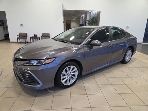 Certified 2023 Toyota Camry LE image 3