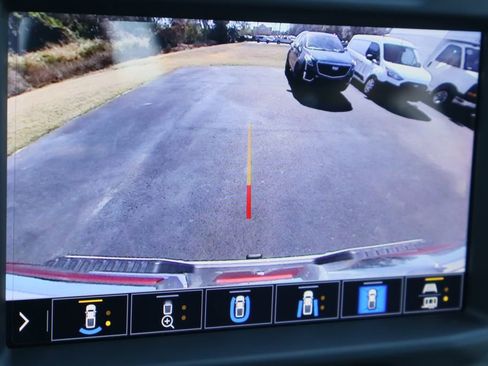 Used 2022 GMC Sierra 2500 AT4 w/ AT4 Premium Plus Package image 17