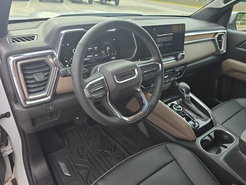 Used 2023 GMC Canyon Denali AWD/4WD image 15