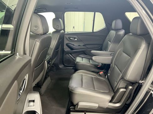 Used 2023 Chevrolet Traverse LT w/ LT Premium Package AWD/4WD image 23