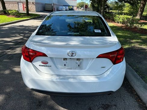 Used 2018 Toyota Corolla SE FWD image 5