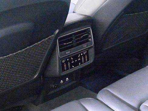 Certified 2025 Audi SQ7 Premium Plus w/ Executive Package AWD/4WD image 18