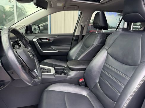 Used 2019 Toyota RAV4 XLE Premium w/ Advanced Technology Package AWD/4WD image 8