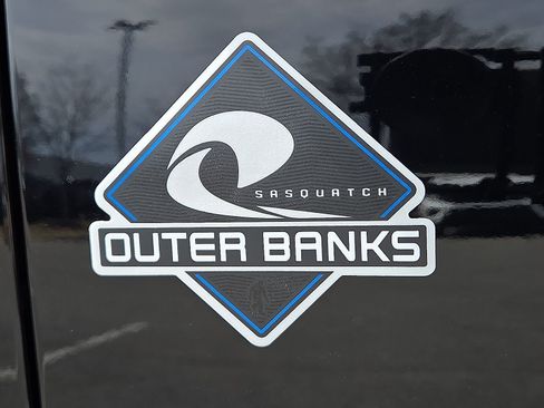 New 2026 Ford Bronco Outer Banks w/ Sasquatch Package image 8