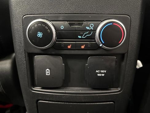 Used 2023 Ford Explorer Limited image 34