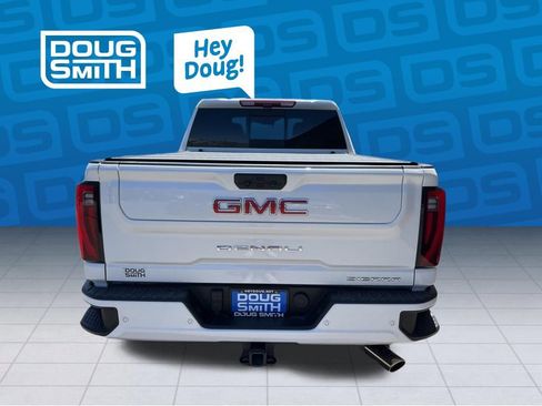 Used 2025 GMC Sierra 2500 Denali w/ Denali Reserve Package AWD/4WD image 5