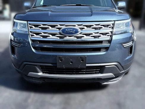 Used 2018 Ford Explorer XLT AWD/4WD image 9