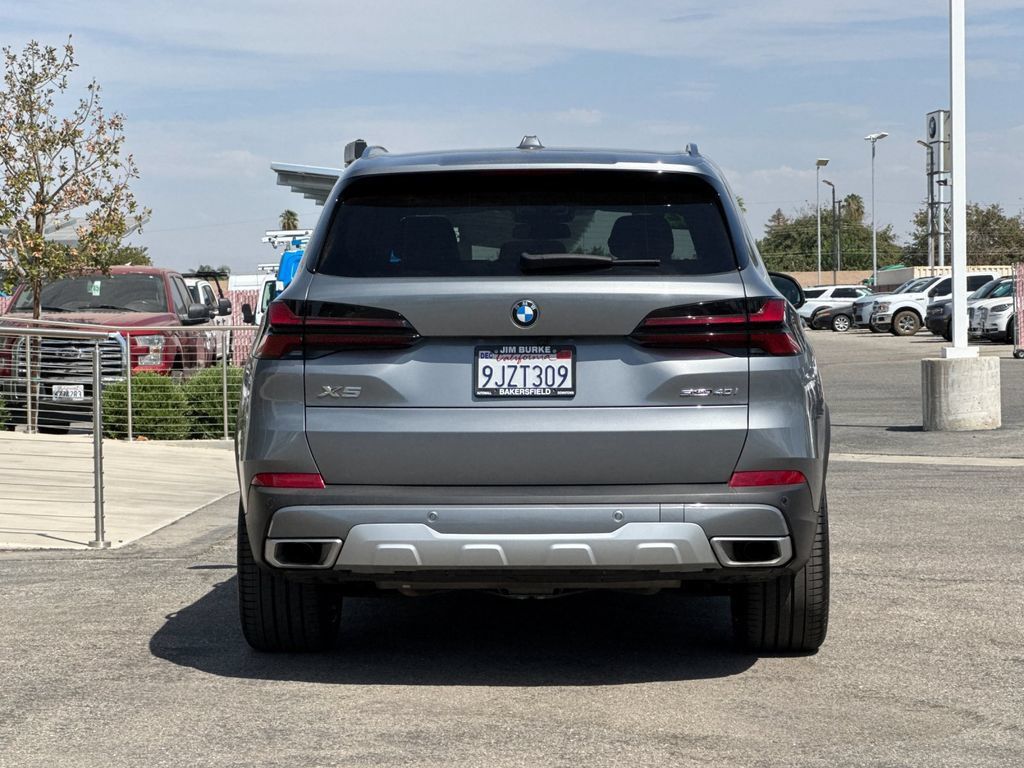 Used 2024 BMW X5 sDrive40i w/ Premium Package RWD image 4