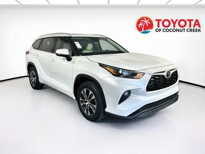 Used 2023 Toyota Highlander XLE