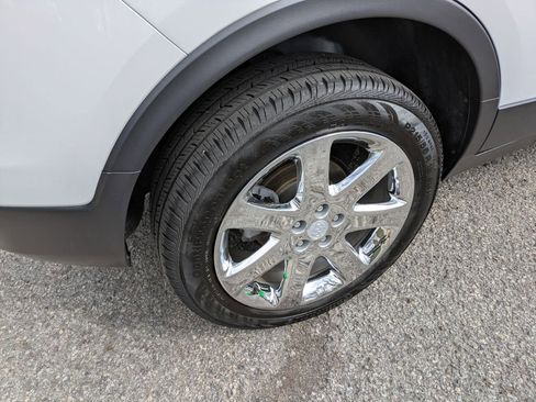 Used 2019 Buick Encore Essence w/ Experience Buick Package AWD/4WD image 38