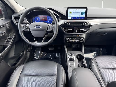 Used 2021 Ford Escape Titanium image 5