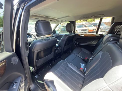 Used 2014 Mercedes-Benz GL 450 4MATIC image 11