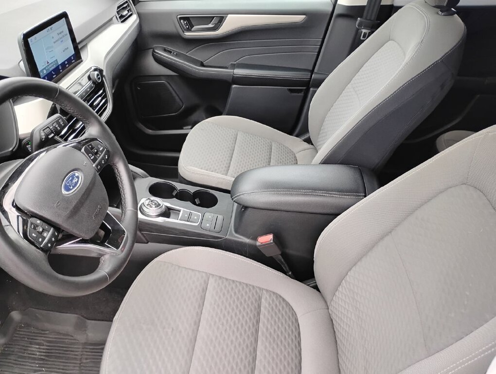 Used 2022 Ford Escape SE w/ Cold Weather Package AWD/4WD image 9