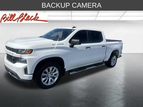 Used 2020 Chevrolet Silverado 1500 Custom w/ Custom Value Package AWD/4WD image 2
