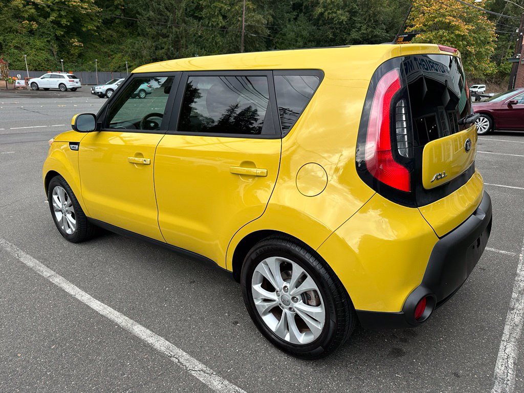 Used 2015 Kia Soul + FWD image 8
