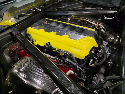 Used 2023 Chevrolet Corvette Stingray Premium Cpe w/ Z51 Performance Package RWD image 5