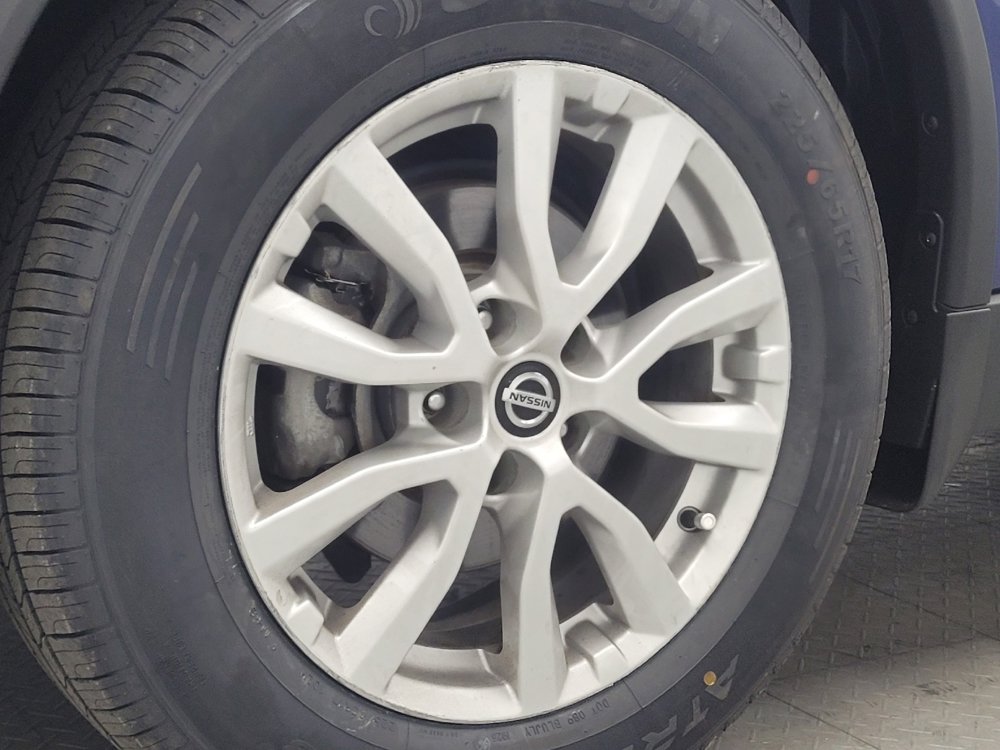 Used 2020 Nissan Rogue S w/ Special Edition Package FWD image 31